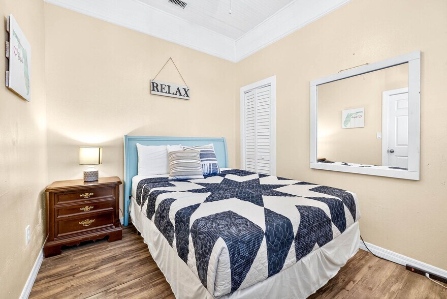 More Photos Of 26 Cambria St, Clearwater Beach Specialty For Sale