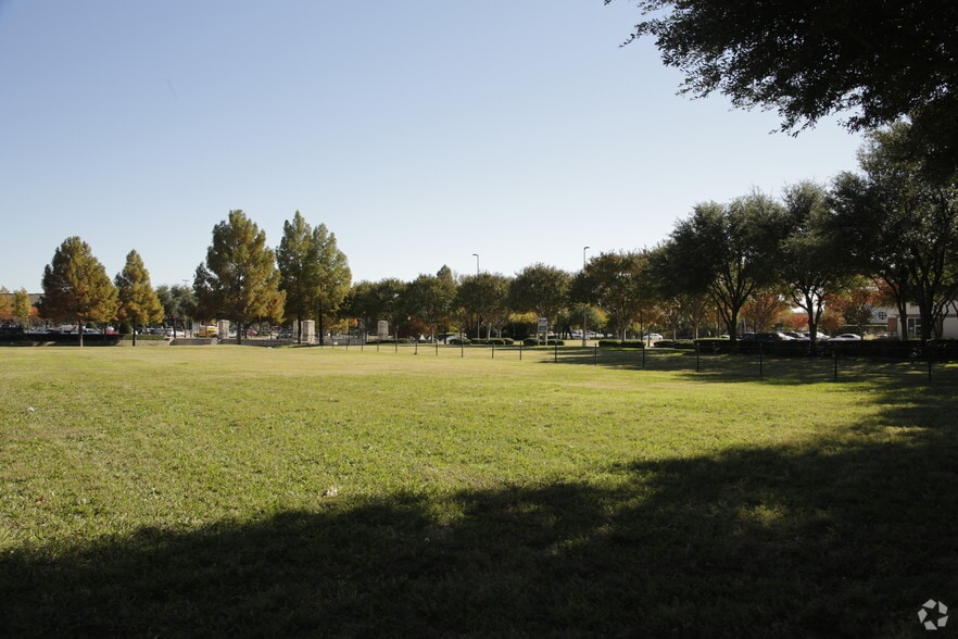 More Photos Of 18204-18410 Preston Rd, Dallas Unknown For Lease