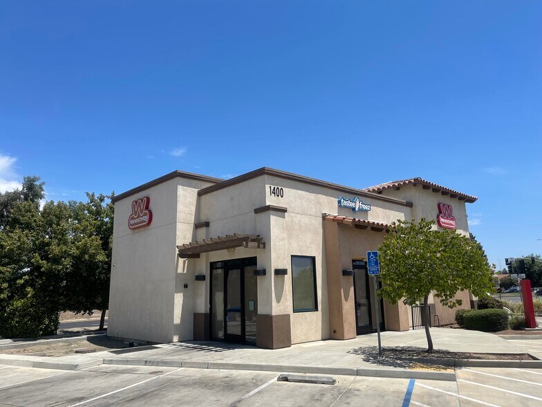 More Photos Of 1400 E Noble Ave, Visalia Fast Food For Sale