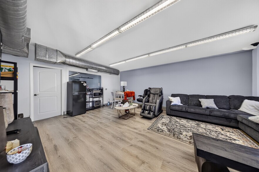 More Photos Of 20847 Sherman Way, Canoga Park Office For Sale
