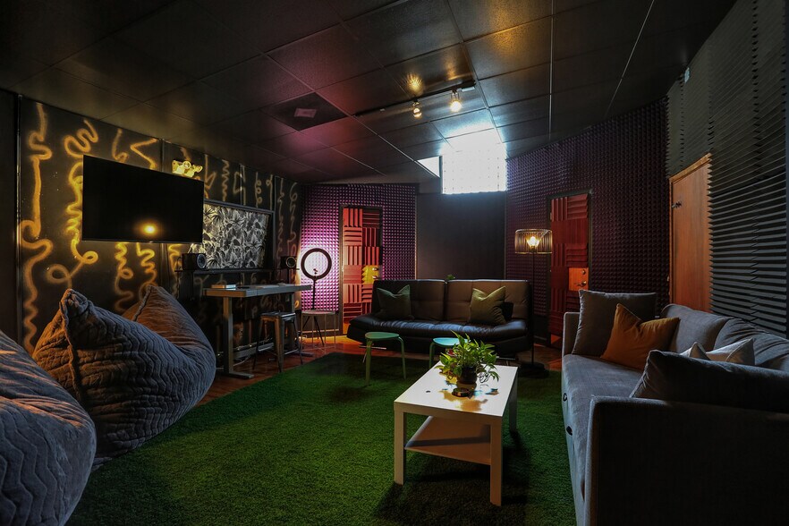 More Photos Of 2258 Young Ave, Memphis Loft Creative Space For Sale