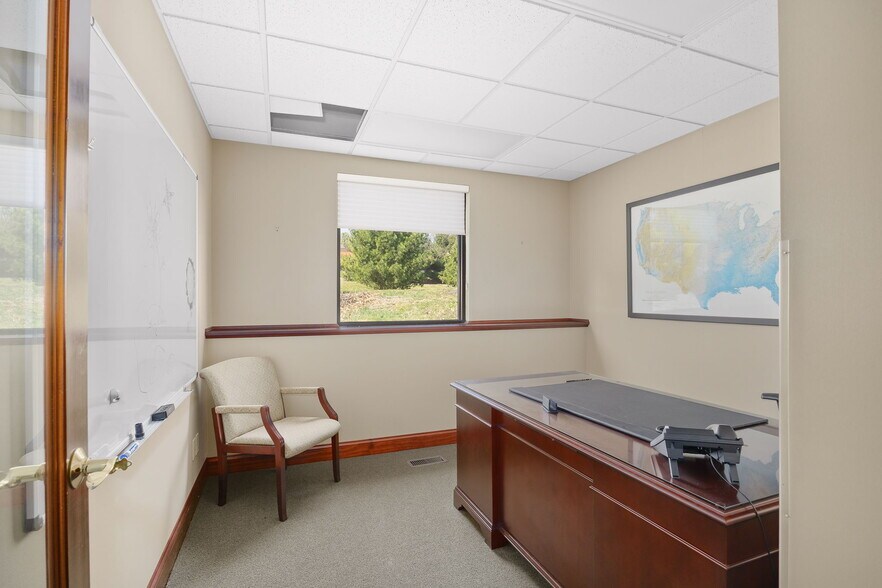 More Photos Of 3114 N Belt Hwy, Saint Joseph Fast Food For Sale