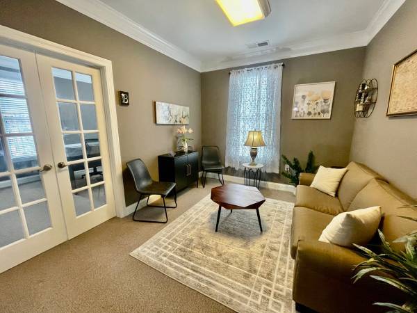 More Photos Of 3105 Creekside Village Dr, Kennesaw Medical For Sale