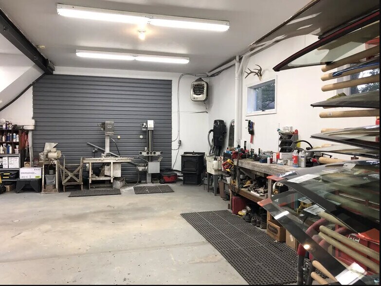 More Photos Of 8465-8467 Airport Rd, Bath Light Distribution For Sale