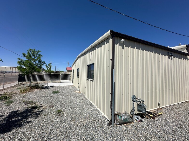 More Photos Of 6119 Hanover Rd NW, Albuquerque Manufacturing For Sale