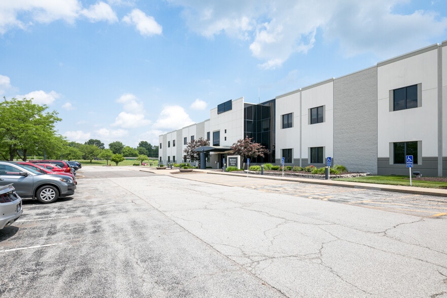 More Photos Of 7650 Magna Dr, Belleville Medical For Lease