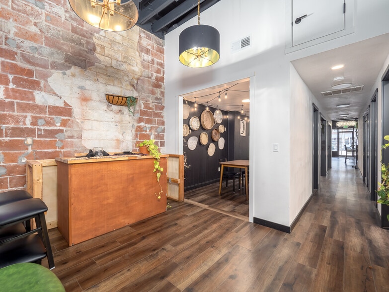 More Photos Of 503 E 1st St, Newberg Storefront For Sale