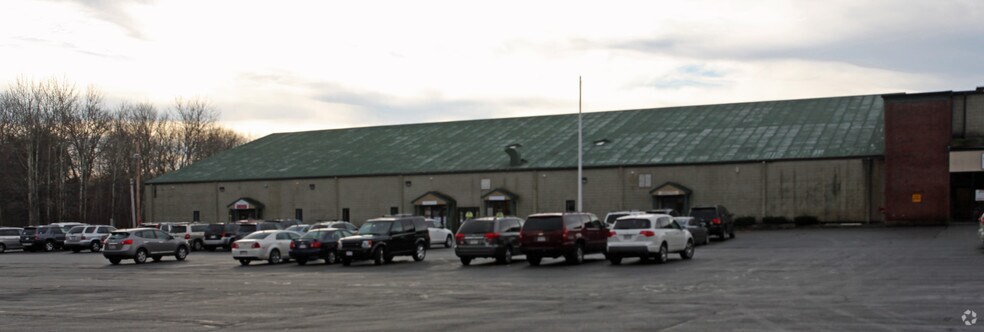 More Photos Of 31 Union Ave, Sudbury Light Distribution For Lease