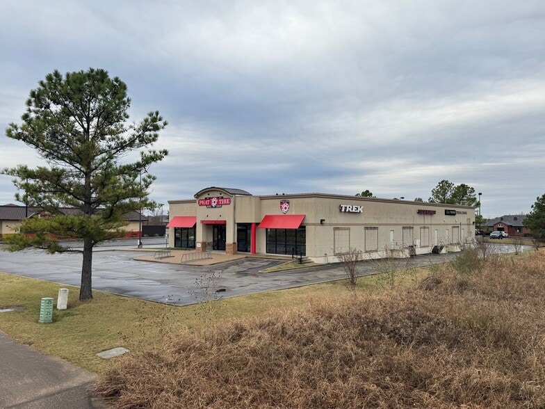 More Photos Of 9708 S Riverside Dr, Tulsa General Retail For Sale