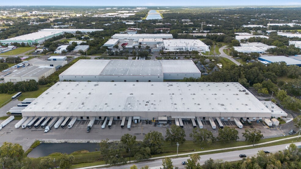 More Photos Of 3102 Queen Palm Dr, Tampa Warehouse For Lease