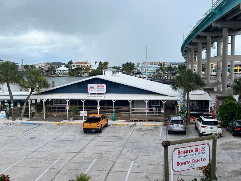 More Photos Of 700 Fishermans Wharf, Fort Myers Beach Office For Sale