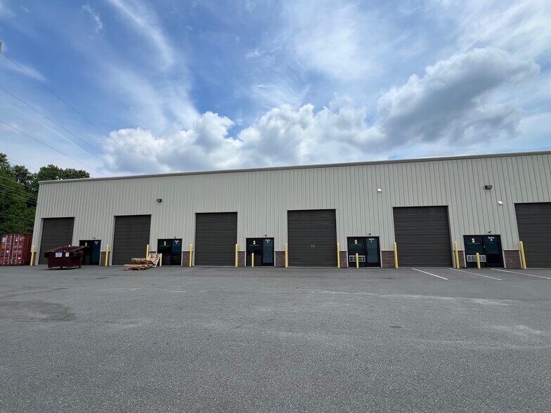 More Photos Of 305 Ruthar Dr, Newark Warehouse For Lease