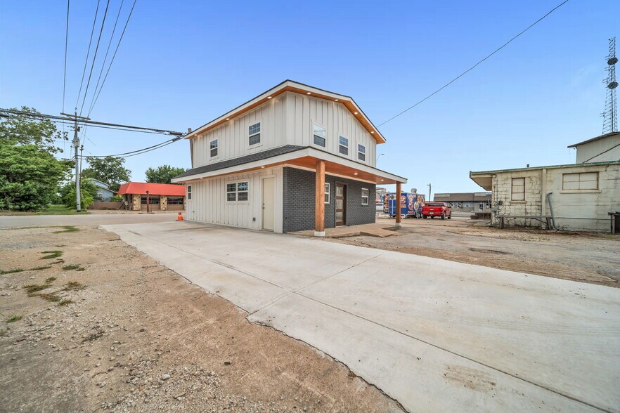 More Photos Of Building A, Giddings Office Residential For Sale