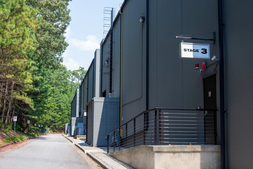 More Photos Of 3350 Greenbriar Pky SW, Atlanta Movie Radio TVStudio For Lease