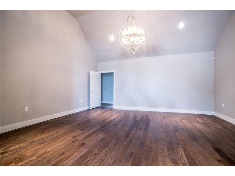 More Photos Of 1524-1532 W Edmond Rd, Edmond Office For Lease