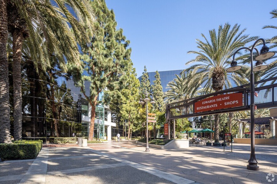 More Photos Of 949 S Coast Dr, Costa Mesa Office For Lease