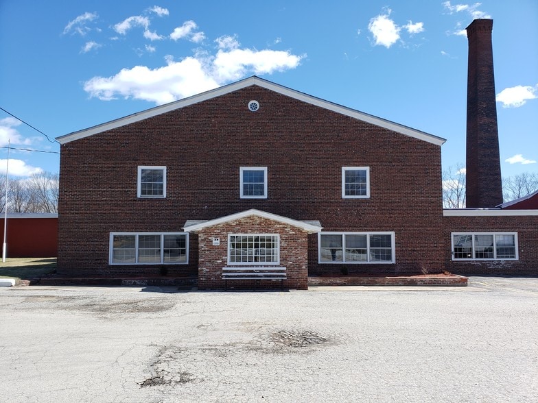 More Photos Of 33 Elm St, Merrimack Warehouse For Lease