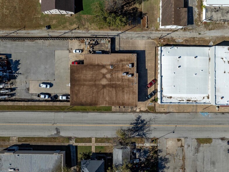 More Photos Of 126 S Maple St, Nowata Office For Sale