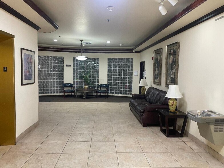 More Photos Of 5440 W Sahara Ave, Las Vegas Medical For Lease