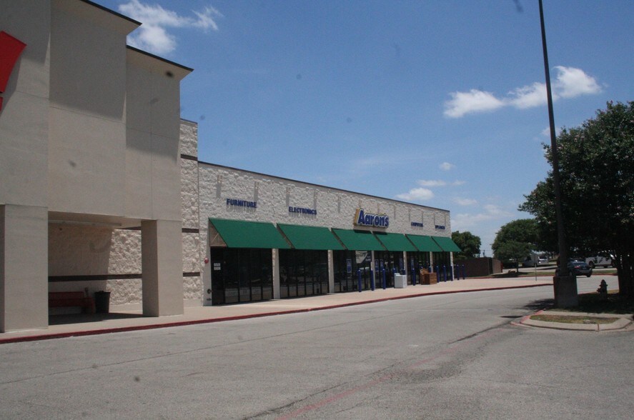 More Photos Of 850 N Bell Blvd, Cedar Park Unknown For Lease