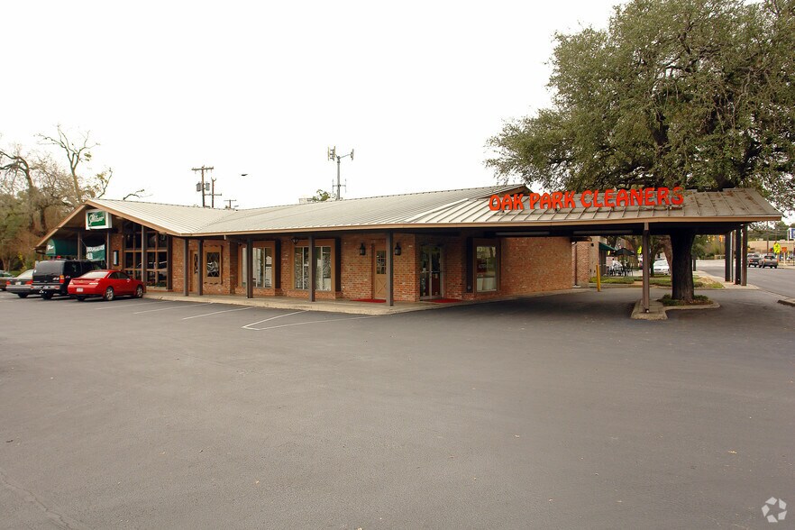More Photos Of 1955 Nacogdoches Rd, San Antonio Unknown For Lease
