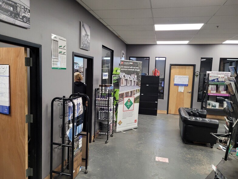 More Photos Of 1427 Howell St, North Kansas City Manufacturing For Lease