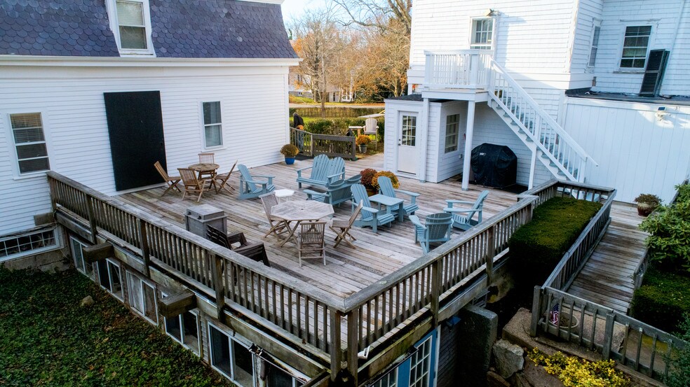 More Photos Of 277 Route 6A, Yarmouth Port Hotel For Sale