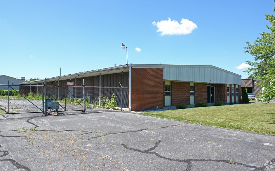 Primary Photo Of 3075 Enterprise Dr, Saginaw Warehouse For Lease