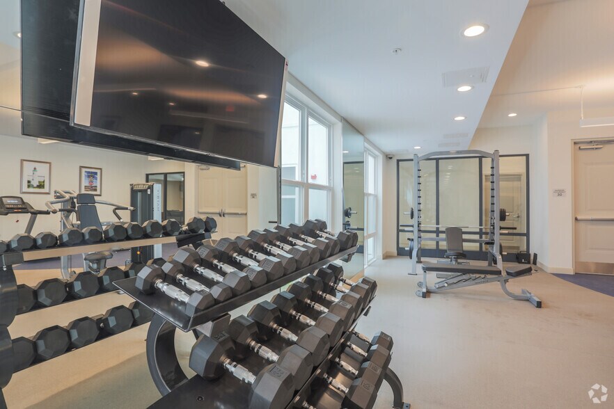 More Photos Of 1850 Merchant Ln, Hampton Apartments For Sale