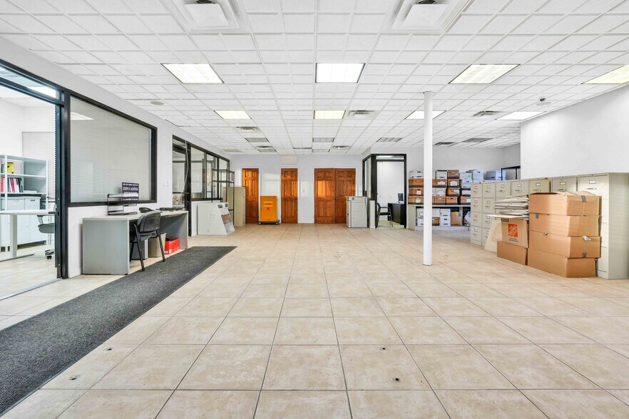 More Photos Of 4557 Bell Blvd, Bayside Medical For Lease