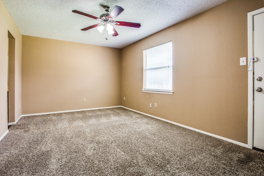 More Photos Of 3600 Hulen Park Cir, Fort Worth Multifamily For Sale
