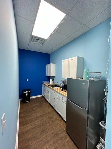 More Photos Of 401 Betty Taylor Wood, Holly Ridge Manufacturing For Lease