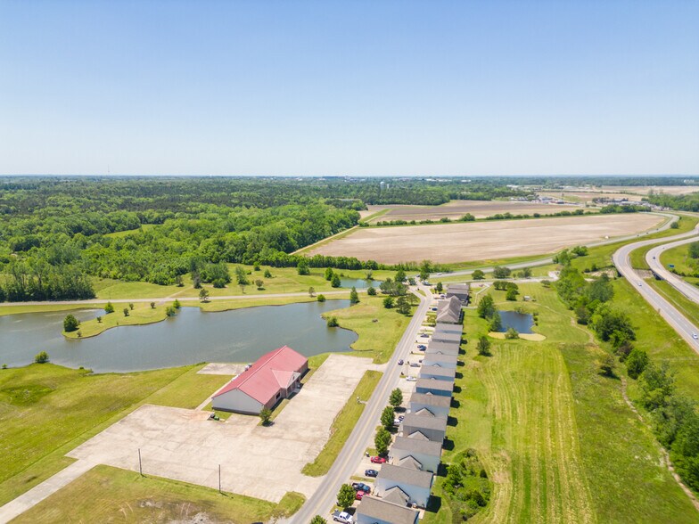 More Photos Of 888 St. Andrews Ln, Starkville Restaurant For Sale
