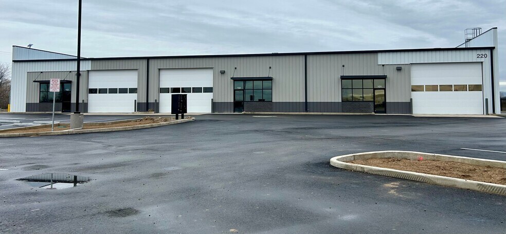 Primary Photo Of 220 Herons Flight ln, Eagle Specialty For Lease