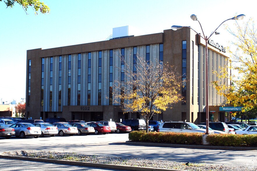 More Photos Of 9102 N Meridian St, Indianapolis Office For Lease