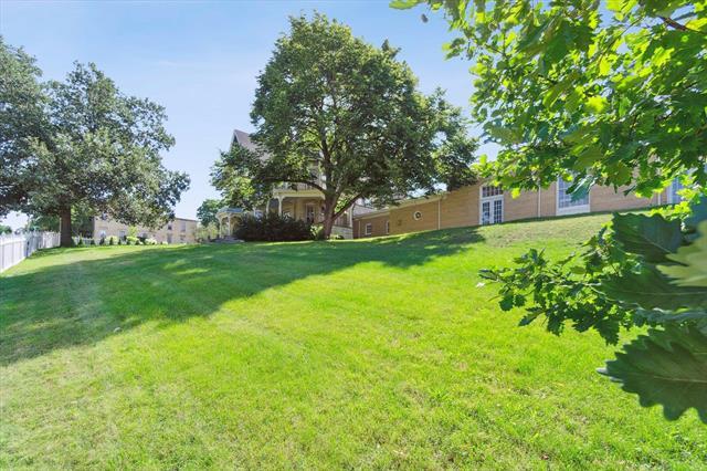 More Photos Of 220 Saint Lawrence Ave, Janesville Storefront Retail Residential For Sale