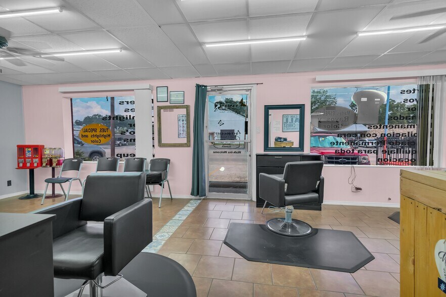 More Photos Of 4600 NE 28th St, Haltom City Storefront Retail Office For Sale