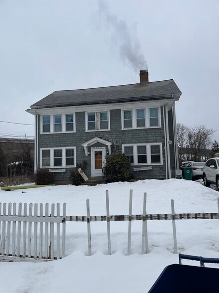 More Photos Of 126 Charles St, Auburndale Multifamily For Sale