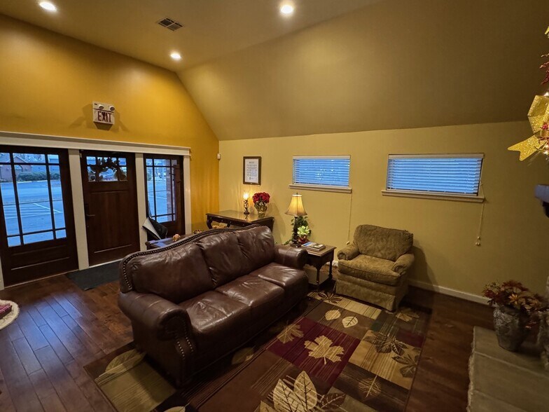 More Photos Of 6964 S 69th East Ave, Tulsa Medical For Sale