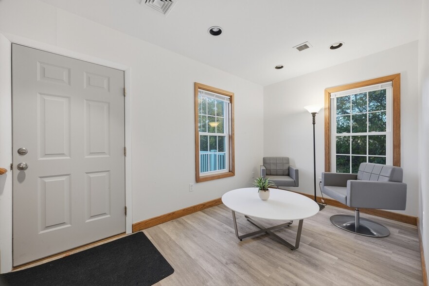 More Photos Of 123 Elm St, Old Saybrook Medical For Sale