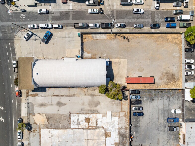 More Photos Of 65 Winslow St, Redwood City Warehouse For Sale