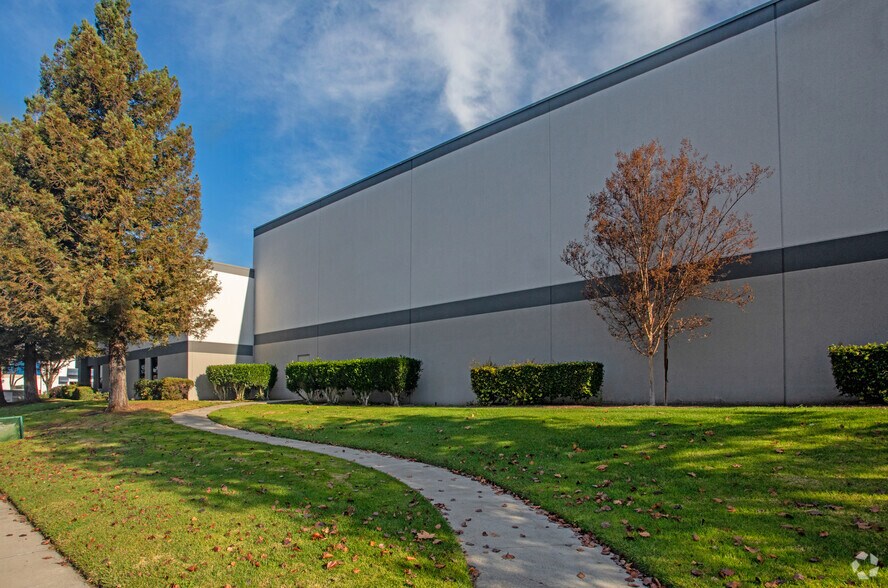 More Photos Of 44320-44380 Osgood Rd, Fremont Warehouse For Lease