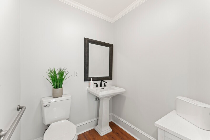 More Photos Of 4920-4928 Windy Hill Dr, Raleigh Coworking Space