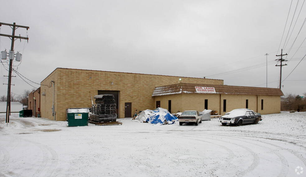 Primary Photo Of 2004-2008 Zettler Rd, Columbus Warehouse For Lease