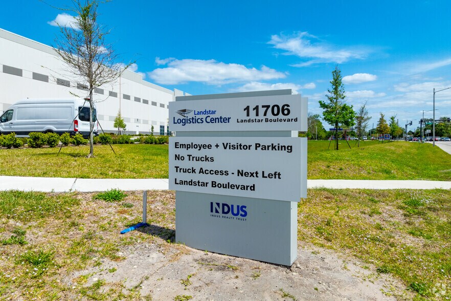 More Photos Of 11706 Landstar Blvd, Orlando Distribution For Lease