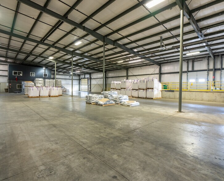 More Photos Of 515 S Main St, Fremont Warehouse For Lease