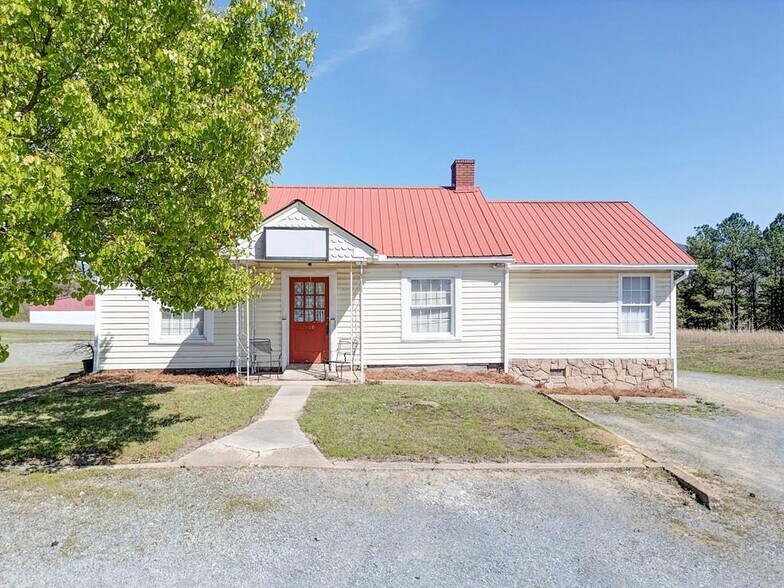 More Photos Of 806 N 3rd Ave, Chatsworth Office Residential For Sale