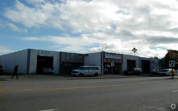 More Photos Of 215-223 Moffett Blvd, Mountain View Freestanding For Lease