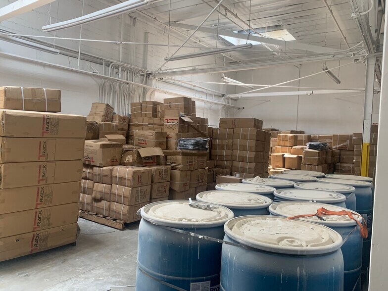 More Photos Of 1937-2035 E Vernon Ave, Vernon Refrigeration Cold Storage For Lease