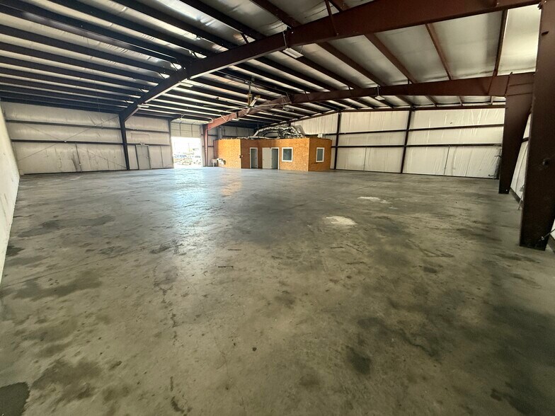 More Photos Of 3943 S Interstate 35, New Braunfels Unknown For Lease